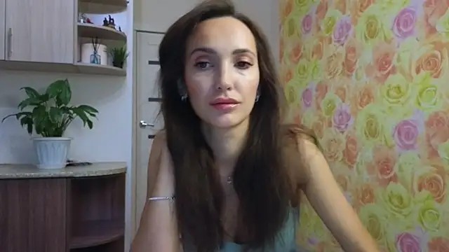 Lillian-Clark online show from 10-23-25, 04:01