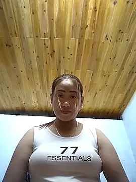 Snapshot of Dung_x chatting on 10-16-25, 12:28 Dung x online show from 10-16-25, 12:28