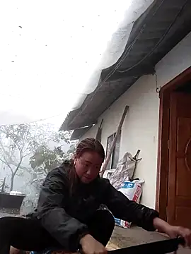 Snapshot of Dung_x chatting on 03-09-26, 05:22 Dung x online show from 03-09-26, 05:22