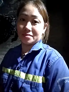 Snapshot of Dung_x chatting on 03-11-26, 05:46 Dung x online show from 03-11-26, 05:46