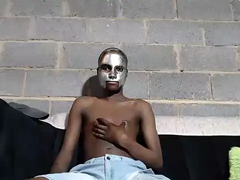 Snapshot of Romeo_Favent chatting on 09-18-25, 04:31 Romeo Favent online show from 09-18-25, 04:31