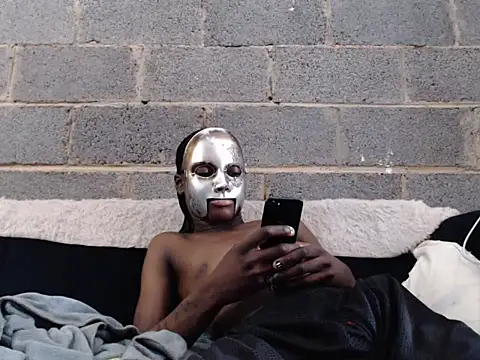 Snapshot of Romeo_Favent chatting on 09-25-25, 10:52 Romeo Favent online show from 09-25-25, 10:52