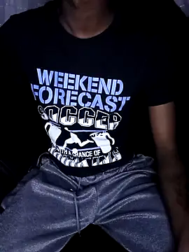 Snapshot of Romeo_Favent chatting on 11-17-25, 08:47 Romeo Favent online show from 11-17-25, 08:47