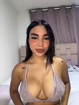 karolaalcendra online show from 10-21-25, 03:51