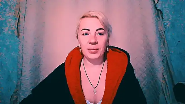 EmmaCat  online show from 10-18-25, 05:10