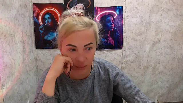 EmmaCat  online show from 10-21-25, 03:51