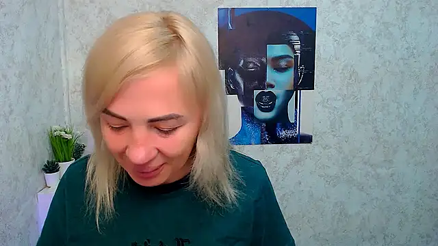 EmmaCat  online show from 11-14-25, 05:28