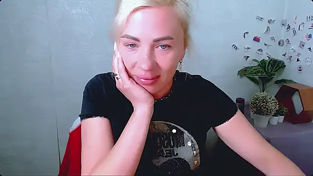 EmmaCat  online show from 05-28-26, 06:10