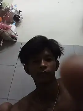 Snapshot of ainularbasoni chatting on 05-12-26, 06:27 ainularbasoni online show from 05-12-26, 06:27