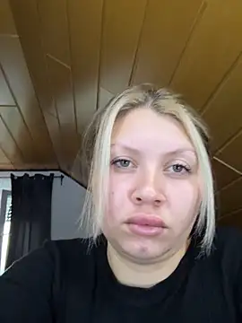 Juliane Deutschland online show from 10-06-25, 01:08