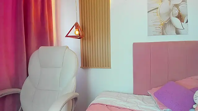 KoraRousee online show from 10-10-25, 12:59