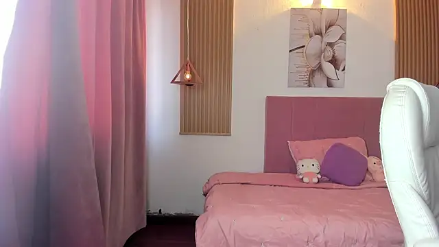 KoraRousee online show from 10-21-25, 01:01