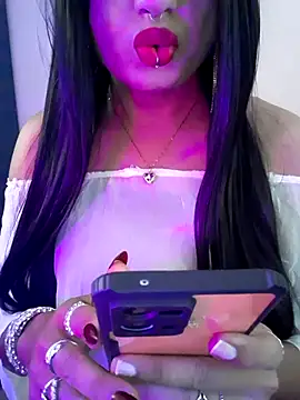 Cutie-Whiskey1 online show from 11-27-25, 09:00