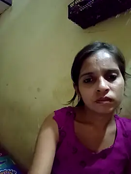 Snapshot of Saloni-Gupta chatting on 10-16-25, 01:56 Saloni-Gupta online show from 10-16-25, 01:56