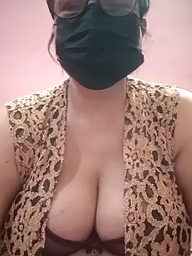 thehotlady online show from 12-17-25, 09:37