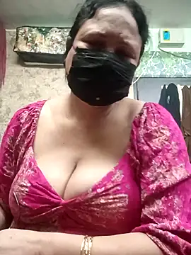 Snapshot of thehotlady chatting on 02-13-26, 02:51 thehotlady online show from 02-13-26, 02:51