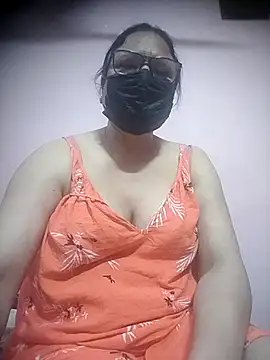 Snapshot of thehotlady chatting on 02-16-26, 12:34 thehotlady online show from 02-16-26, 12:34