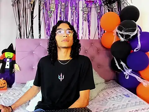 EthanBlackwoodd online show from 11-02-25, 07:49