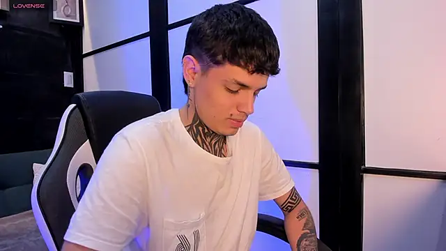 Declan-Fox online show from 10-04-25, 01:20