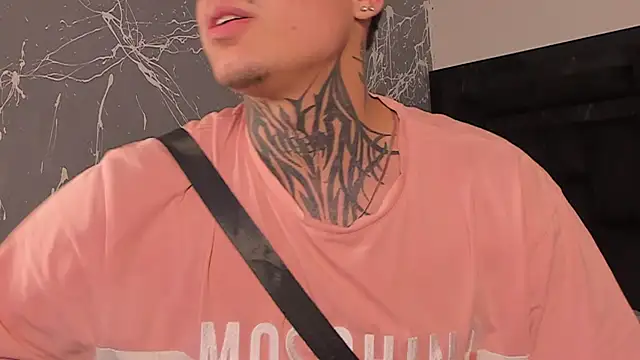 Declan-Fox online show from 11-19-25, 04:34