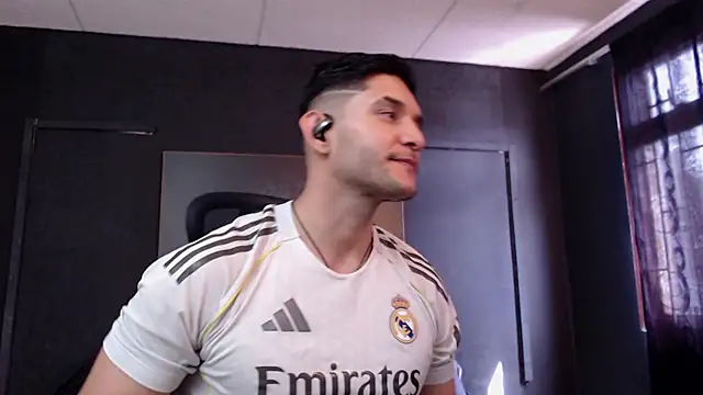 RichardMilleer online show from 04-07-26, 02:17