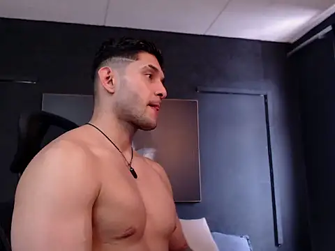 RichardMilleer online show from 04-10-26, 02:44