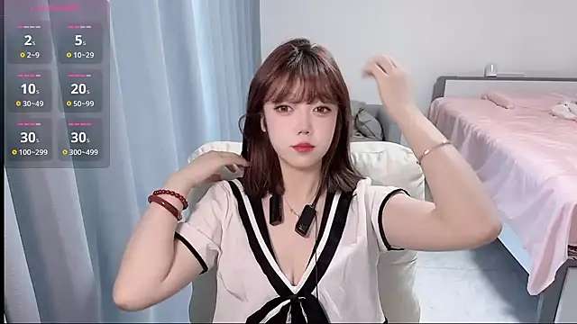 Snapshot of Lucky_Cici chatting on 10-11-25, 11:25 Lucky Cici online show from 10-11-25, 11:25