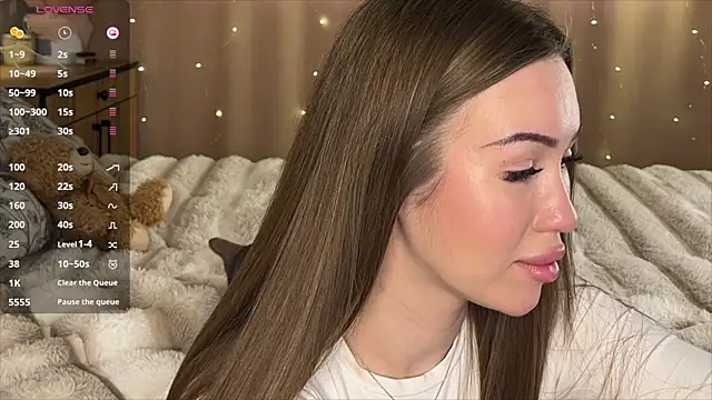 Amelia Ray  online show from 04-21-26, 10:10