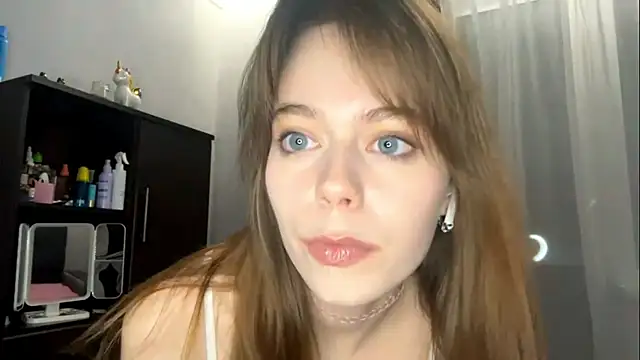 YourLittleElfie online show from 09-16-25, 03:57