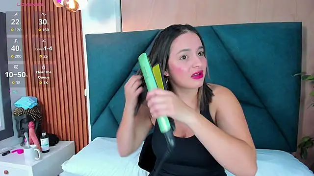 Snapshot of VictoriaHarriss chatting on 11-06-25, 12:39 VictoriaHarriss online show from 11-06-25, 12:39