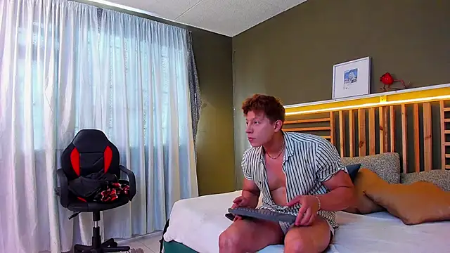 Snapshot of arnold_taylor chatting on 10-01-25, 09:21 arnold taylor online show from 10-01-25, 09:21