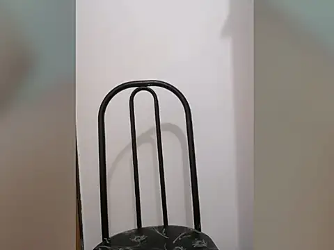 sexyynoturno  online show from 09-23-25, 02:25