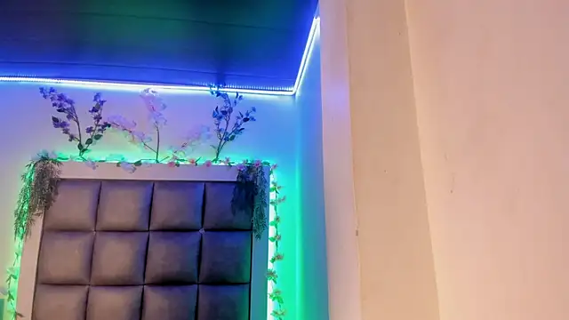 abbiecollins js online show from 04-13-26, 04:07