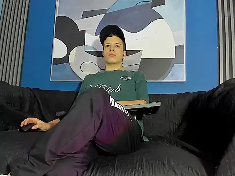 kevinn blue1 online show from 10-06-25, 06:05