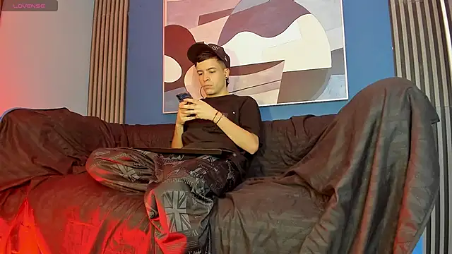 kevinn blue1 online show from 10-20-25, 08:31