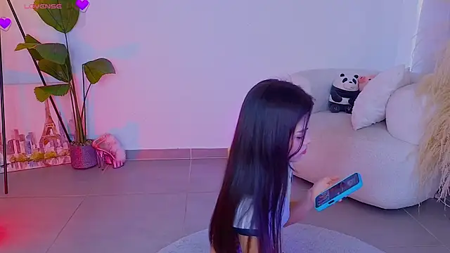 Snapshot of violetssweet chatting on 10-04-25, 12:36 violetssweet online show from 10-04-25, 12:36