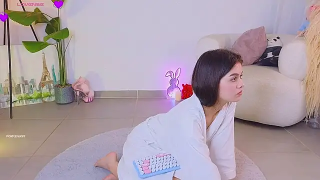 Snapshot of violetssweet chatting on 10-22-25, 01:28 violetssweet online show from 10-22-25, 01:28