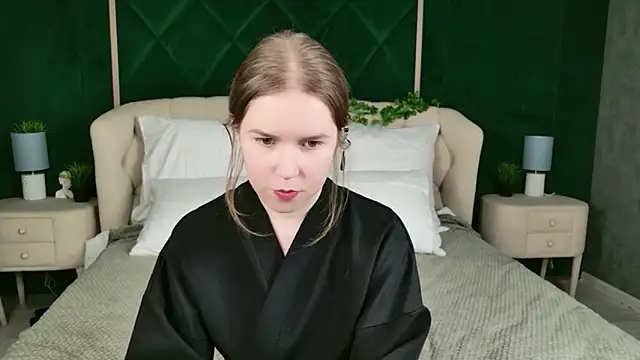 Alida Brice online show from 12-04-25, 03:32