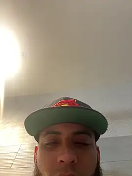 LeoPR00 online show from 12-23-25, 01:47