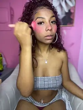 PrettyTiana  online show from 11-28-25, 10:01