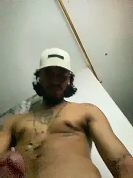 Snapshot of bergotaxxxx chatting on 09-13-25, 03:28 bergotaxxxx online show from 09-13-25, 03:28