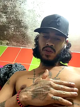 Snapshot of bergotaxxxx chatting on 11-08-25, 01:06 bergotaxxxx online show from 11-08-25, 01:06