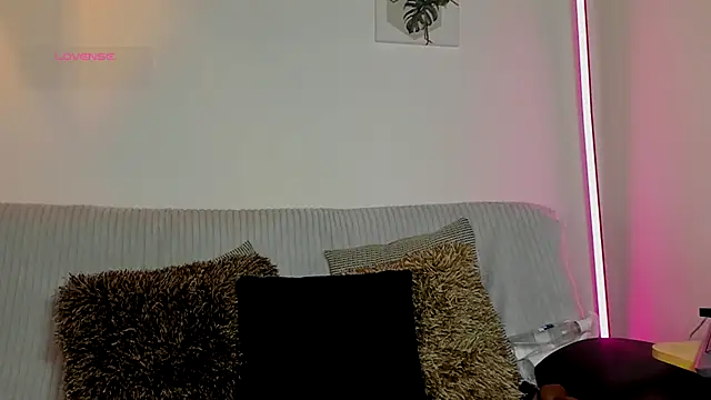 Snapshot of sophia_cumm03 chatting on 09-25-25, 01:20 sophia cumm03 online show from 09-25-25, 01:20