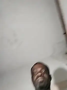 Snapshot of Kwasi-a chatting on 10-11-25, 03:06 Kwasi-a online show from 10-11-25, 03:06