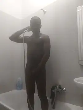 Snapshot of Kwasi-a chatting on 10-13-25, 03:34 Kwasi-a online show from 10-13-25, 03:34