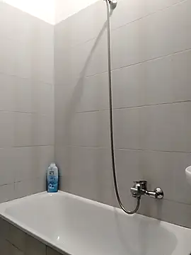 Snapshot of Kwasi-a chatting on 10-15-25, 04:07 Kwasi-a online show from 10-15-25, 04:07