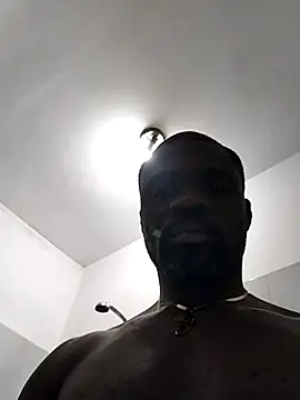 Snapshot of Kwasi-a chatting on 10-23-25, 04:06 Kwasi-a online show from 10-23-25, 04:06