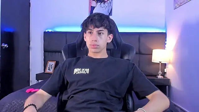 Aaron Spencer13 online show from 09-30-25, 06:13