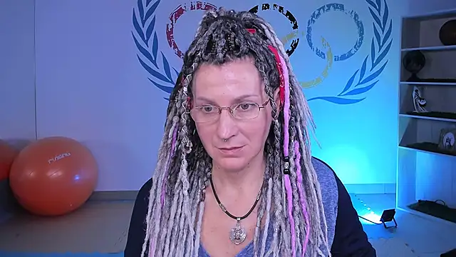 Snapshot of UmaSpace chatting on 09-29-25, 01:16 UmaSpace online show from 09-29-25, 01:16