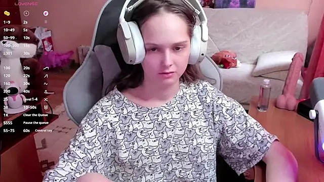 SharybbFace online show from 04-18-26, 03:05